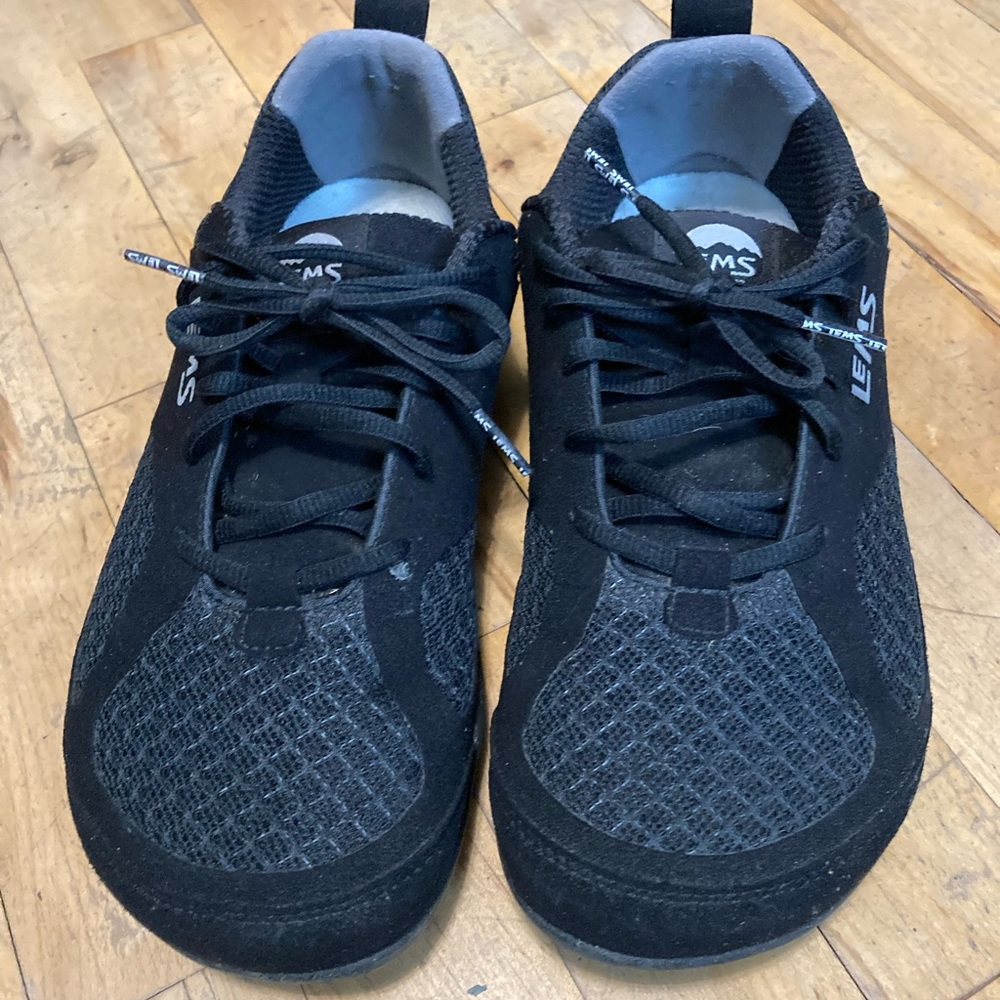 Lems Primal 2 zero drop sneaker - Mens Size 8/Women’s Size 9.5